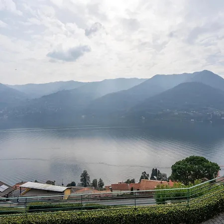 View 3br Regina 35 * Carate Urio