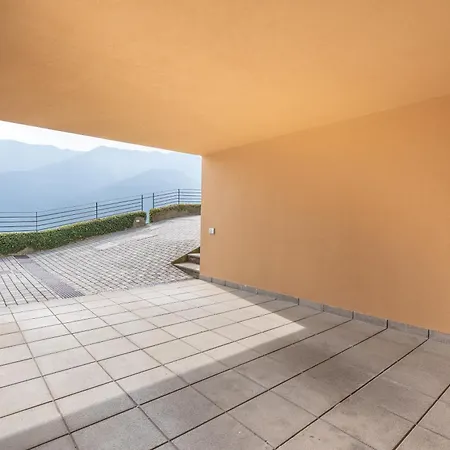 View 3br Regina 35 Villa Carate Urio